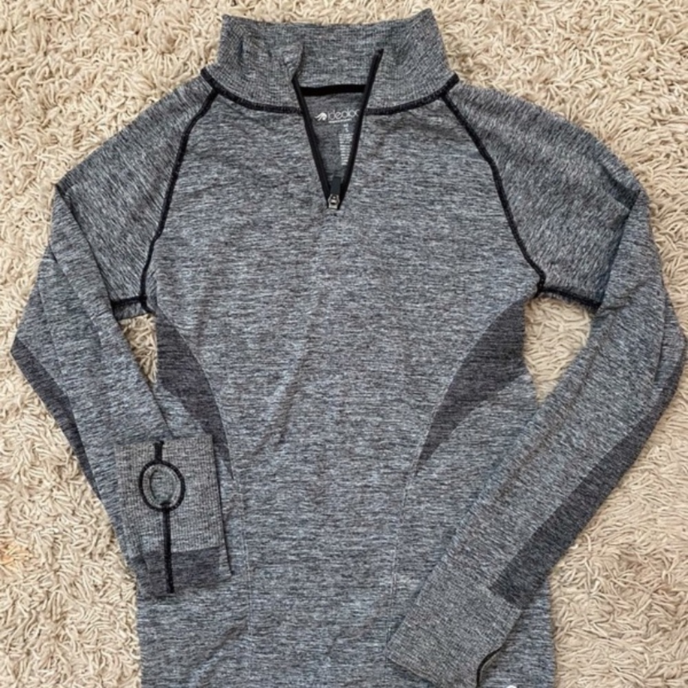 Longsleeve activewear pullover